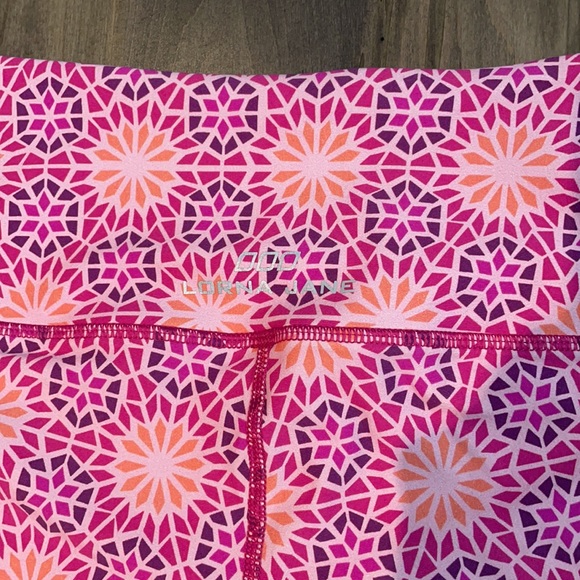 Lorna Jane high waisted shorts - Picture 2 of 6